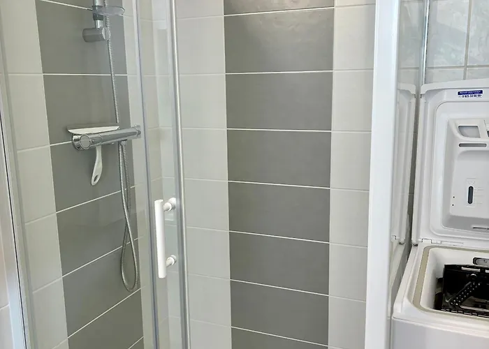 Apartamento Face à Avec Parking Privé - Fr-1-323-428